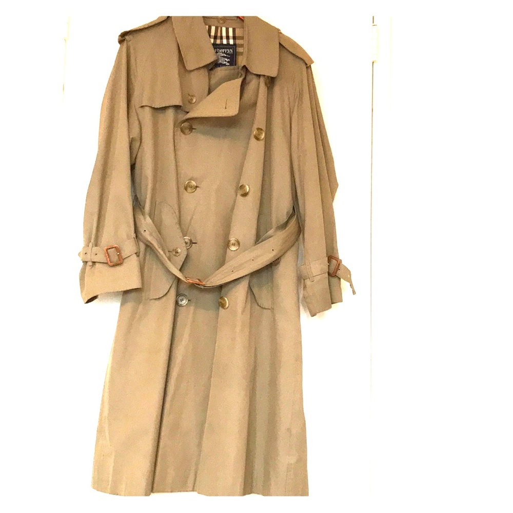BURBERRY RAINCOAT